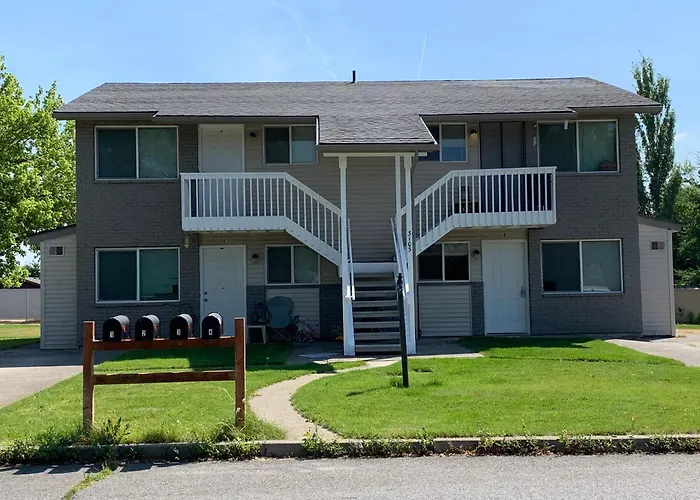Valley Escape In Quiet Area Neighborhood