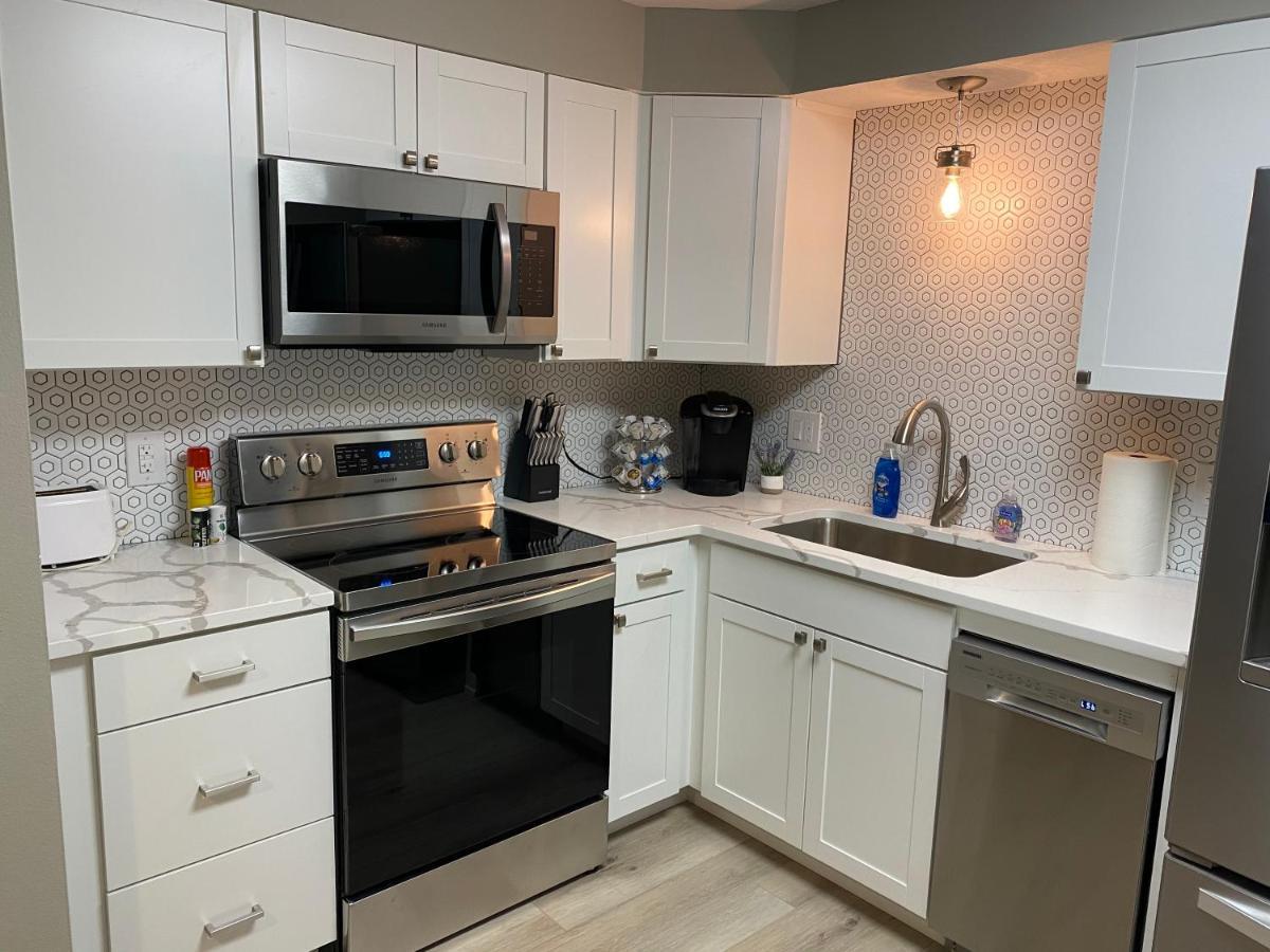 Apartment Valley Escape In Quiet Area Neighborhood *