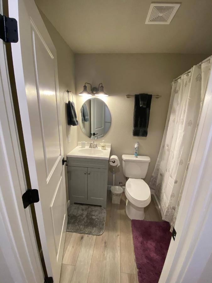 Valley Escape In Quiet Area Neighborhood Apartment