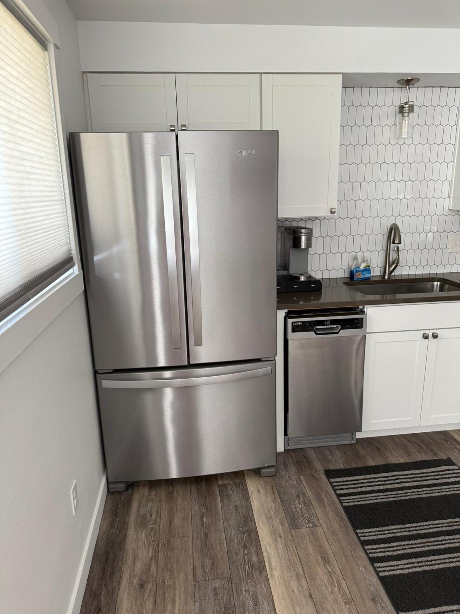 Apartment Valley Escape In Quiet Area Neighborhood *